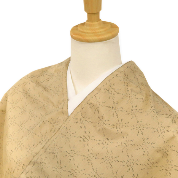 オンラインカタログ 伝統工芸品 鹿児島 本場大島紬 芭蕉布染め ベージュ色 京都の着物販売店 みむろ オンラインカタログ 伝統工芸品 鹿児島 本場大島紬 芭蕉布染め ベージュ色 京都の着物販売店 みむろ