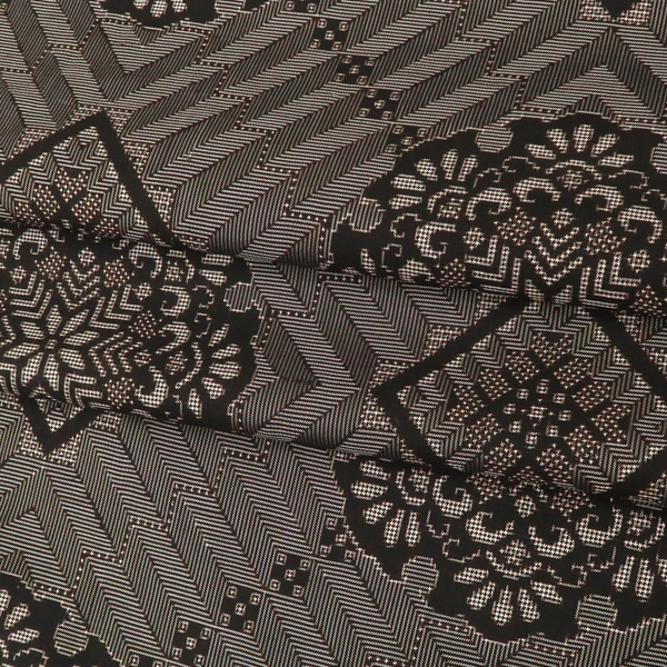 前田紬工芸 黒大島紬 伝統工芸品 泥染め 雪輪 華文 菱［294,800円］ 枚目