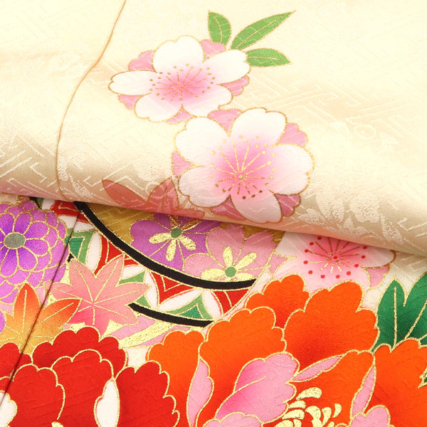産着 女の子 刺繍 毬 牡丹 桜 ベージュ［58,300円］ 枚目