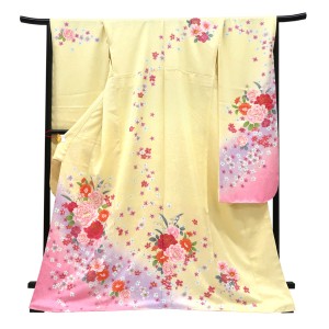 仕立て上がり 振袖 正絹 牡丹 薔薇 桜 菊 鈴蘭 薄黄色［88,000円］