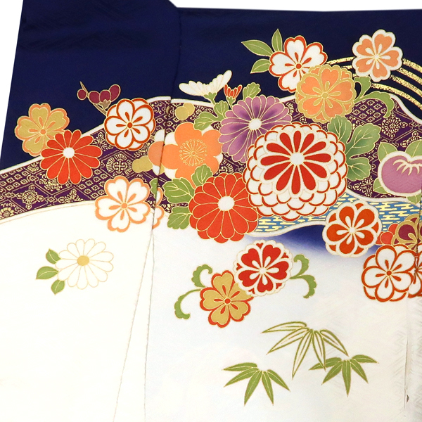 桂由美 関芳 振袖 正絹 道長取り 四季花 白紺［187,000円］ 枚目