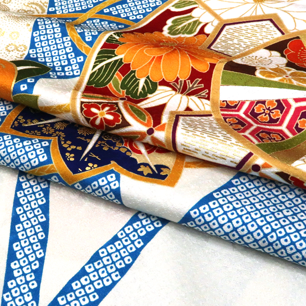 振袖 白 源氏車 宝尽くし 蝶 古典柄 疋田 ダイヤ市松 正絹 フォーマル 着物 成人式［143,000円］ 枚目