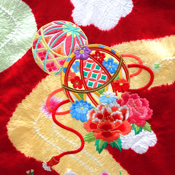 お宮参り 女の子産着 赤色 正絹 刺繍 絞り 着物 初着 のしめ 女 宮参り 毬 牡丹 鉾 うさぎ 赤ちゃん 女児［121,000円］ 枚目