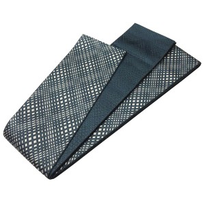 博多織 井上絹織 角帯 男帯 正絹 幾何学文様 格子 ブルーグレー色 リバーシブル［26,400円］